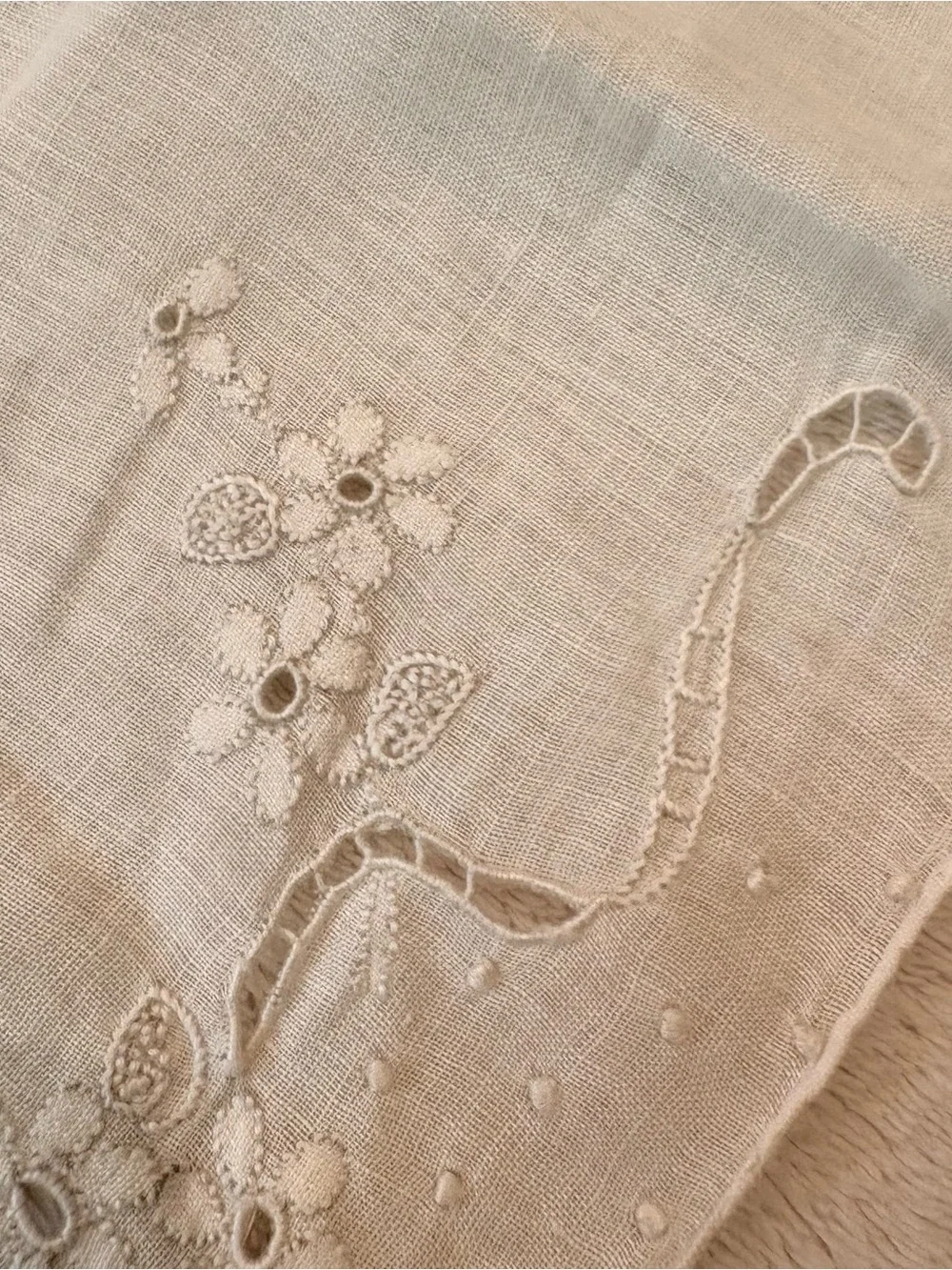 3 Vintage Handkerchiefs — cotton and linen — Pristine